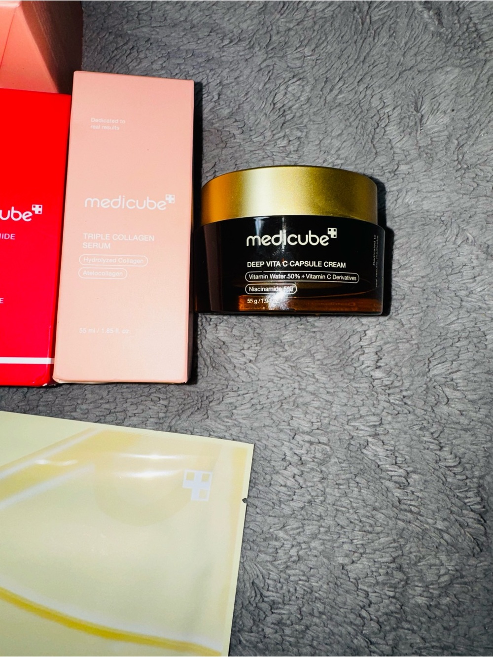 Medicube bundle- 9 pieces- MSRP for total is $244- NEW SEALED~ exp 2028 - Picture 6 of 7
